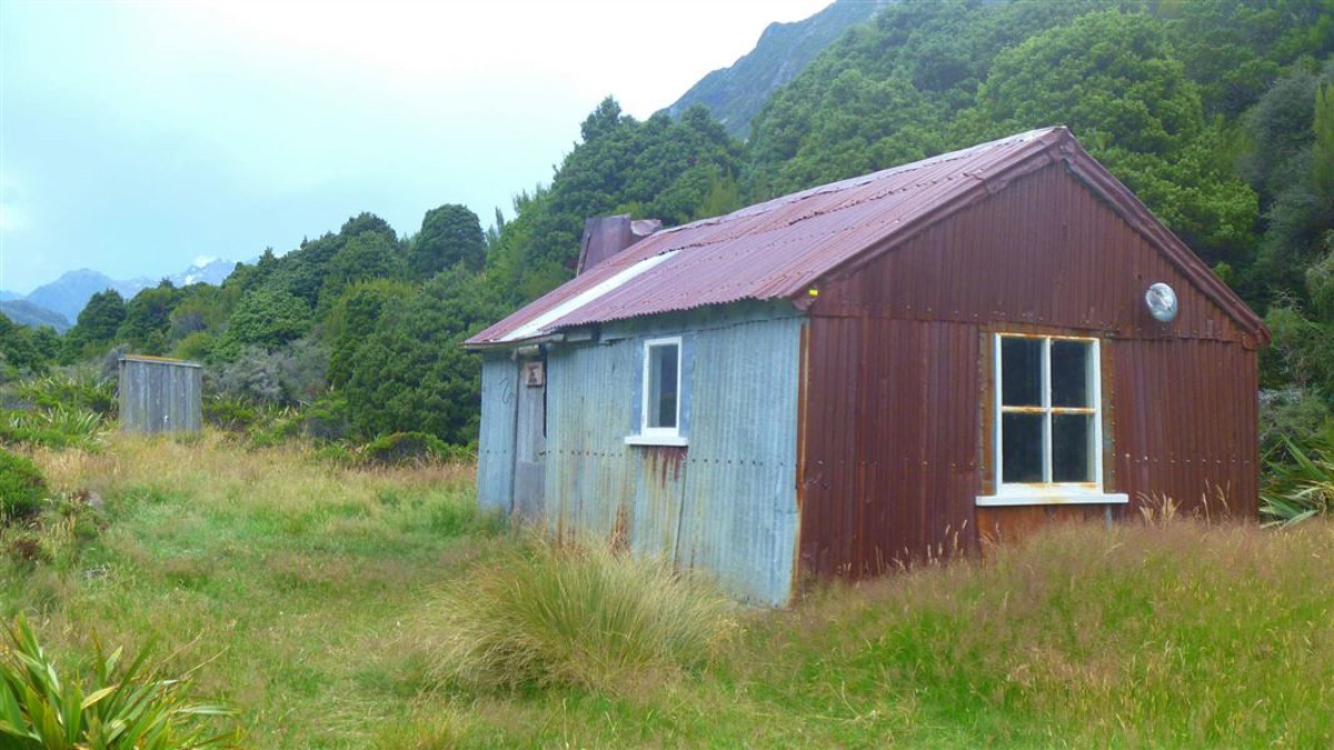 Urquhart's Hut - Overland Navigator - Main photo