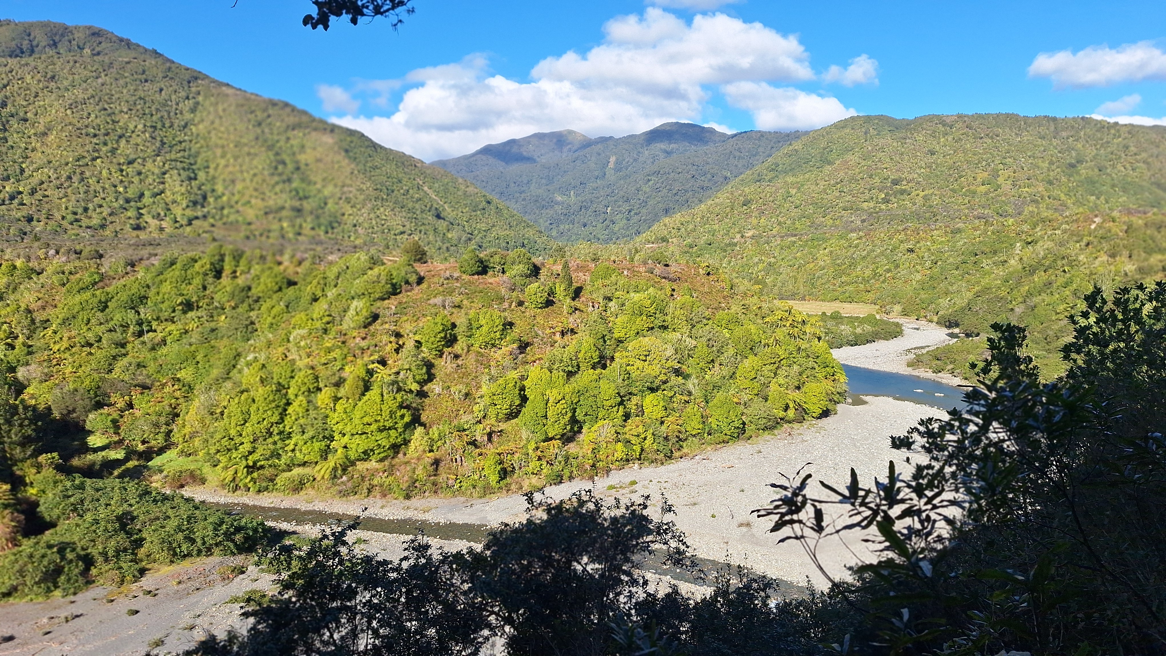 Otaki Gorge image 2