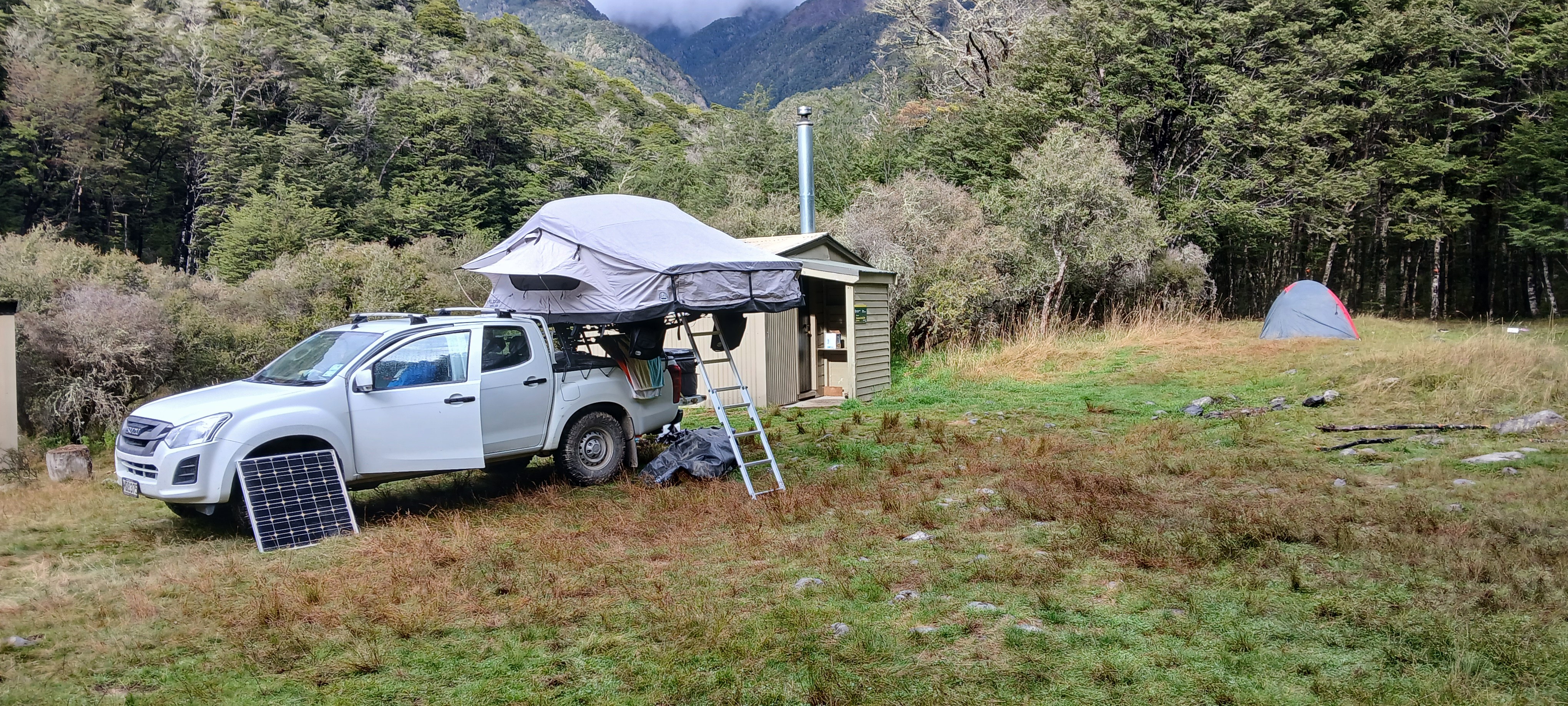 Connors Creek Hut image 1
