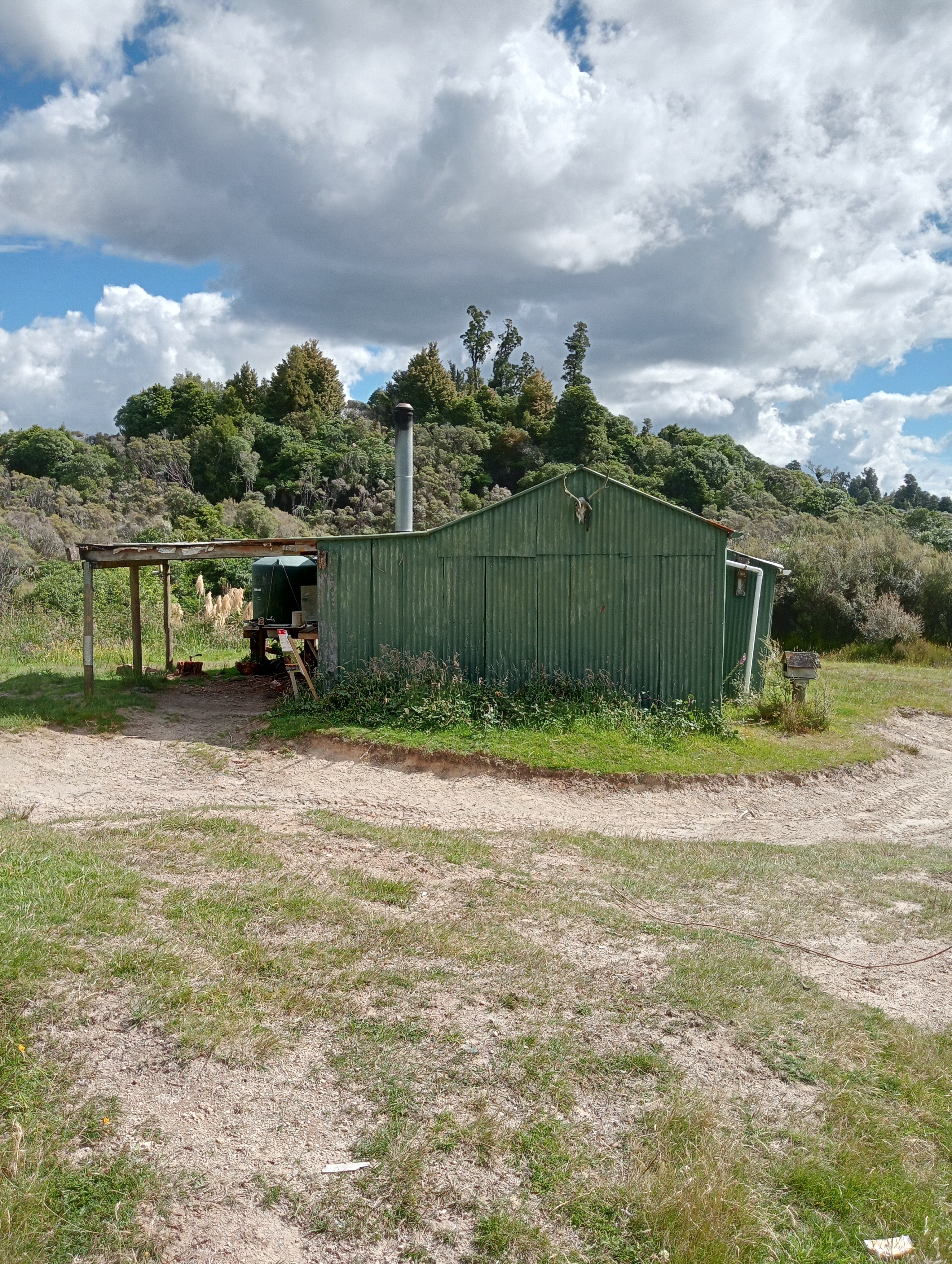 Ten Man Hut image 3
