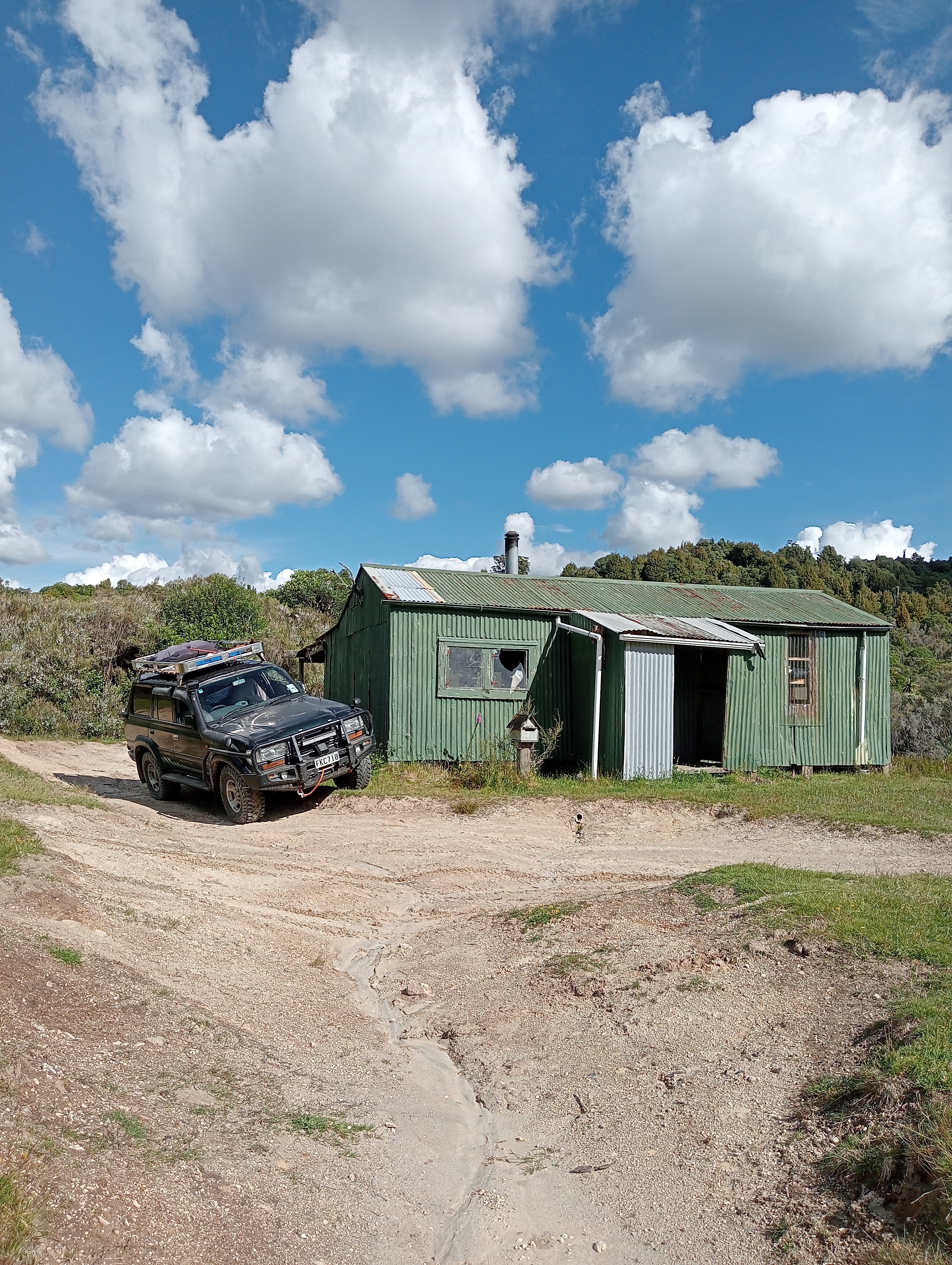 Ten Man Hut image 4