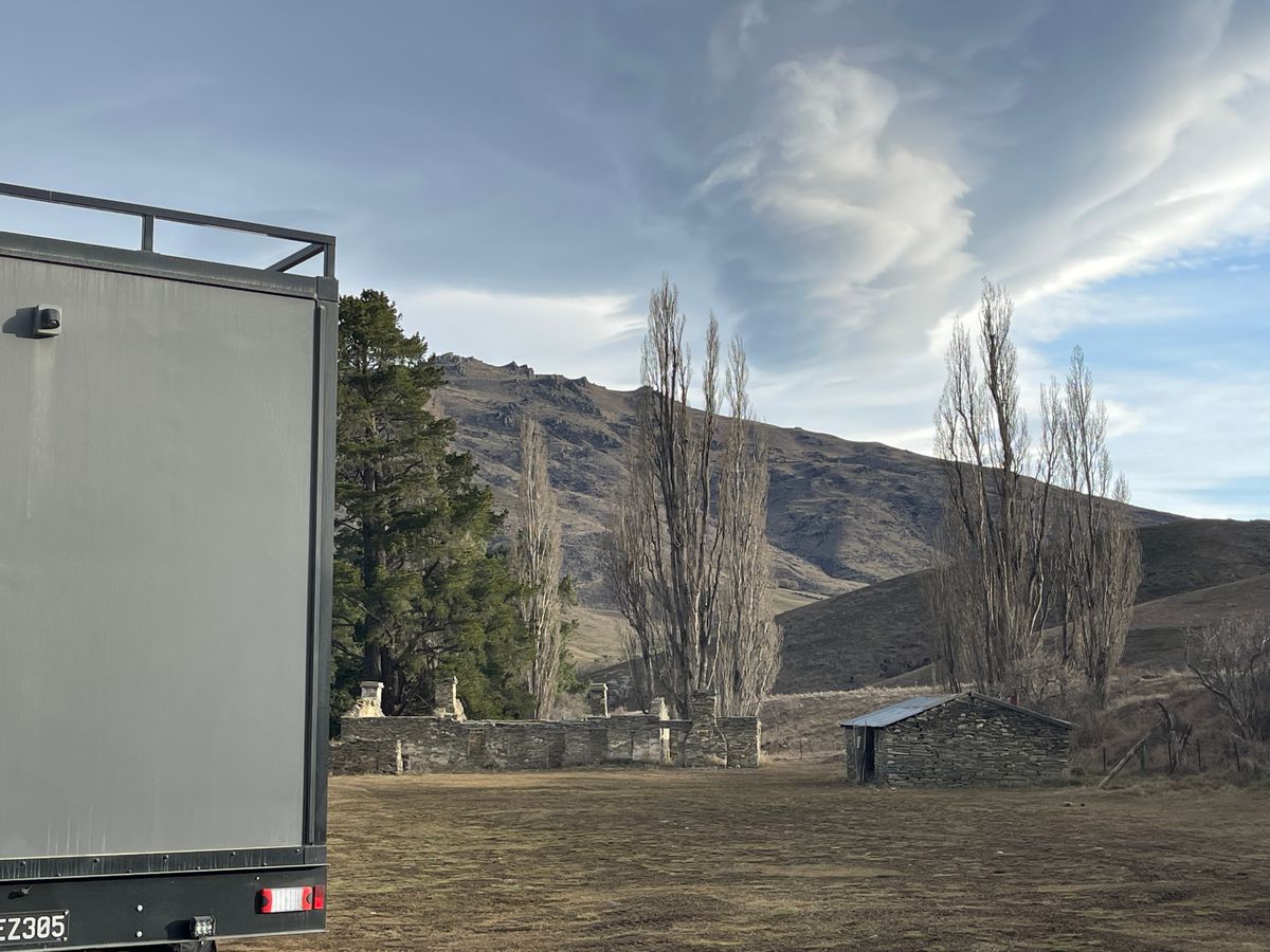 Lindis Pass Historic Hotel Campsite image 3