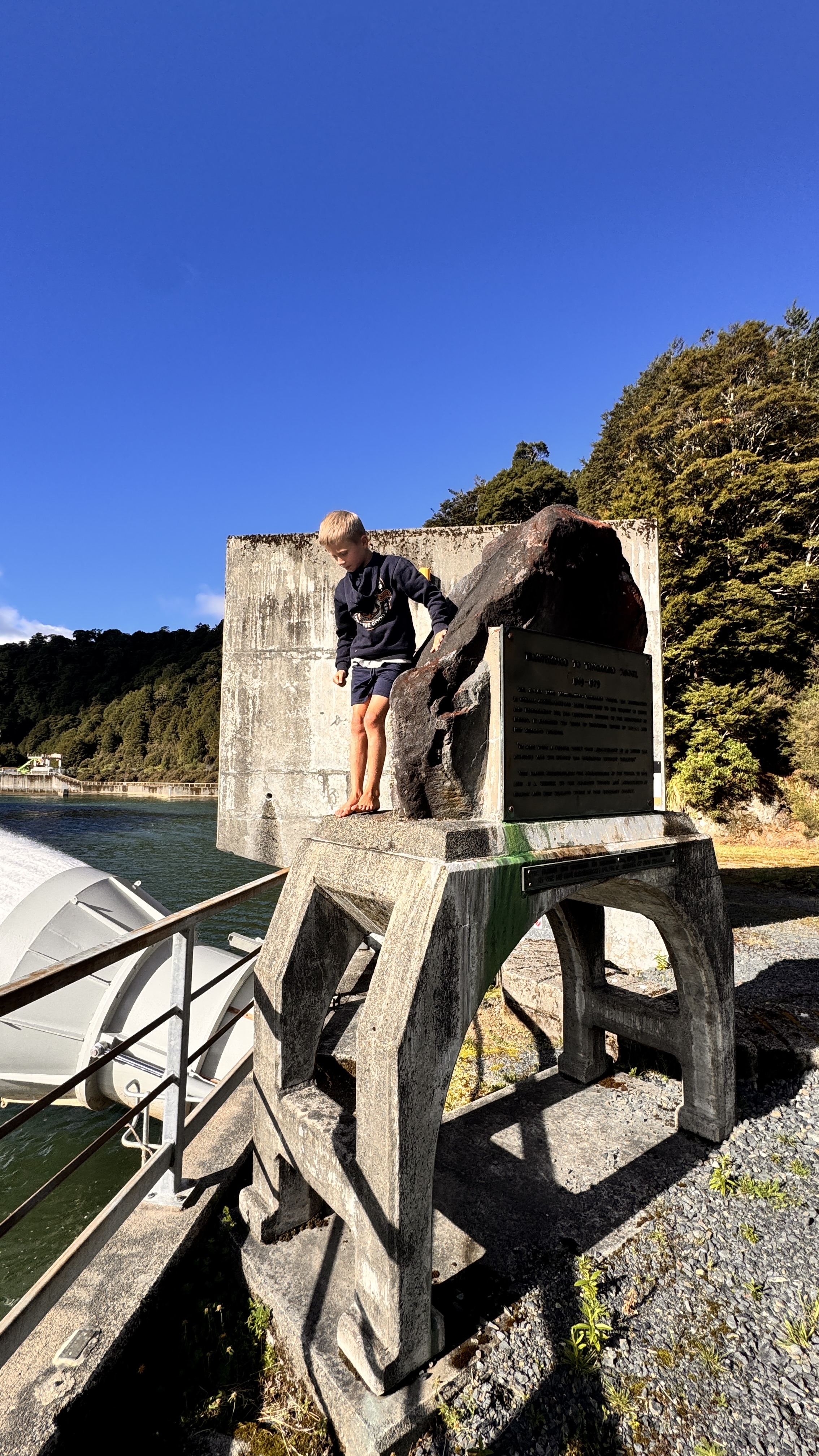 Rangipo Inlet Road image 3